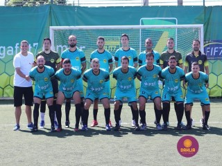 
<a style='margin-left: 5px;' class='btn btn-xs btn-social btn-facebook' href='https://www.facebook.com/sharer/sharer.php?u=https://www.boladovale.com.br/imgs/800-800-90/conteudo/fotos/1453/img1145.jpg' rel='popup' data-width='500' data-height='400'><i class='fa fa-facebook'></i>Compartilhar <span class='hidden-xs'>no Facebook</span>
</a> 
<a class='btn btn-default btn-xs' target='_blank' href='imgs/800-800-90/conteudo/fotos/1453/img1145.jpg'>
<span class='glyphicon glyphicon-cloud-download'></span> Salvar
</a> 
<span></span>