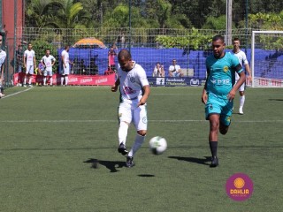 
<a style='margin-left: 5px;' class='btn btn-xs btn-social btn-facebook' href='https://www.facebook.com/sharer/sharer.php?u=https://www.boladovale.com.br/imgs/800-800-90/conteudo/fotos/1453/img1155.jpg' rel='popup' data-width='500' data-height='400'><i class='fa fa-facebook'></i>Compartilhar <span class='hidden-xs'>no Facebook</span>
</a> 
<a class='btn btn-default btn-xs' target='_blank' href='imgs/800-800-90/conteudo/fotos/1453/img1155.jpg'>
<span class='glyphicon glyphicon-cloud-download'></span> Salvar
</a> 
<span></span>