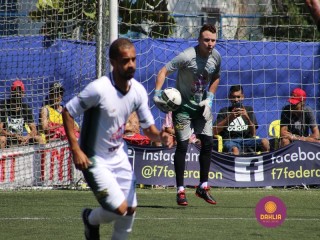 
<a style='margin-left: 5px;' class='btn btn-xs btn-social btn-facebook' href='https://www.facebook.com/sharer/sharer.php?u=https://www.boladovale.com.br/imgs/800-800-90/conteudo/fotos/1453/img1159.jpg' rel='popup' data-width='500' data-height='400'><i class='fa fa-facebook'></i>Compartilhar <span class='hidden-xs'>no Facebook</span>
</a> 
<a class='btn btn-default btn-xs' target='_blank' href='imgs/800-800-90/conteudo/fotos/1453/img1159.jpg'>
<span class='glyphicon glyphicon-cloud-download'></span> Salvar
</a> 
<span></span>