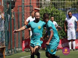 
<a style='margin-left: 5px;' class='btn btn-xs btn-social btn-facebook' href='https://www.facebook.com/sharer/sharer.php?u=https://www.boladovale.com.br/imgs/800-800-90/conteudo/fotos/1453/img1161.jpg' rel='popup' data-width='500' data-height='400'><i class='fa fa-facebook'></i>Compartilhar <span class='hidden-xs'>no Facebook</span>
</a> 
<a class='btn btn-default btn-xs' target='_blank' href='imgs/800-800-90/conteudo/fotos/1453/img1161.jpg'>
<span class='glyphicon glyphicon-cloud-download'></span> Salvar
</a> 
<span></span>