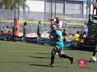 
<a style='margin-left: 5px;' class='btn btn-xs btn-social btn-facebook' href='https://www.facebook.com/sharer/sharer.php?u=https://www.boladovale.com.br/imgs/800-800-90/conteudo/fotos/1453/img1166.jpg' rel='popup' data-width='500' data-height='400'><i class='fa fa-facebook'></i>Compartilhar <span class='hidden-xs'>no Facebook</span>
</a> 
<a class='btn btn-default btn-xs' target='_blank' href='imgs/800-800-90/conteudo/fotos/1453/img1166.jpg'>
<span class='glyphicon glyphicon-cloud-download'></span> Salvar
</a> 
<span></span>