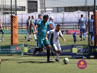 
<a style='margin-left: 5px;' class='btn btn-xs btn-social btn-facebook' href='https://www.facebook.com/sharer/sharer.php?u=https://www.boladovale.com.br/imgs/800-800-90/conteudo/fotos/1453/img1198.jpg' rel='popup' data-width='500' data-height='400'><i class='fa fa-facebook'></i>Compartilhar <span class='hidden-xs'>no Facebook</span>
</a> 
<a class='btn btn-default btn-xs' target='_blank' href='imgs/800-800-90/conteudo/fotos/1453/img1198.jpg'>
<span class='glyphicon glyphicon-cloud-download'></span> Salvar
</a> 
<span></span>