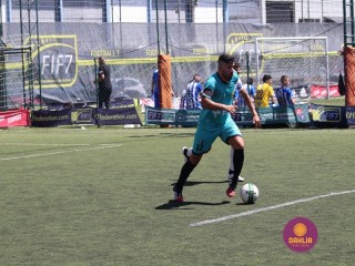 
<a style='margin-left: 5px;' class='btn btn-xs btn-social btn-facebook' href='https://www.facebook.com/sharer/sharer.php?u=https://www.boladovale.com.br/imgs/800-800-90/conteudo/fotos/1453/img1226.jpg' rel='popup' data-width='500' data-height='400'><i class='fa fa-facebook'></i>Compartilhar <span class='hidden-xs'>no Facebook</span>
</a> 
<a class='btn btn-default btn-xs' target='_blank' href='imgs/800-800-90/conteudo/fotos/1453/img1226.jpg'>
<span class='glyphicon glyphicon-cloud-download'></span> Salvar
</a> 
<span></span>