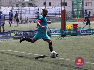 
<a style='margin-left: 5px;' class='btn btn-xs btn-social btn-facebook' href='https://www.facebook.com/sharer/sharer.php?u=https://www.boladovale.com.br/imgs/800-800-90/conteudo/fotos/1453/img1237.jpg' rel='popup' data-width='500' data-height='400'><i class='fa fa-facebook'></i>Compartilhar <span class='hidden-xs'>no Facebook</span>
</a> 
<a class='btn btn-default btn-xs' target='_blank' href='imgs/800-800-90/conteudo/fotos/1453/img1237.jpg'>
<span class='glyphicon glyphicon-cloud-download'></span> Salvar
</a> 
<span></span>