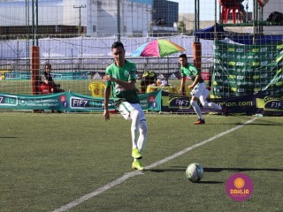
<a style='margin-left: 5px;' class='btn btn-xs btn-social btn-facebook' href='https://www.facebook.com/sharer/sharer.php?u=https://www.boladovale.com.br/imgs/800-800-90/conteudo/fotos/1454/img1261.jpg' rel='popup' data-width='500' data-height='400'><i class='fa fa-facebook'></i>Compartilhar <span class='hidden-xs'>no Facebook</span>
</a> 
<a class='btn btn-default btn-xs' target='_blank' href='imgs/800-800-90/conteudo/fotos/1454/img1261.jpg'>
<span class='glyphicon glyphicon-cloud-download'></span> Salvar
</a> 
<span></span>