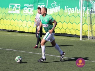 
<a style='margin-left: 5px;' class='btn btn-xs btn-social btn-facebook' href='https://www.facebook.com/sharer/sharer.php?u=https://www.boladovale.com.br/imgs/800-800-90/conteudo/fotos/1454/img1267.jpg' rel='popup' data-width='500' data-height='400'><i class='fa fa-facebook'></i>Compartilhar <span class='hidden-xs'>no Facebook</span>
</a> 
<a class='btn btn-default btn-xs' target='_blank' href='imgs/800-800-90/conteudo/fotos/1454/img1267.jpg'>
<span class='glyphicon glyphicon-cloud-download'></span> Salvar
</a> 
<span></span>