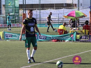 
<a style='margin-left: 5px;' class='btn btn-xs btn-social btn-facebook' href='https://www.facebook.com/sharer/sharer.php?u=https://www.boladovale.com.br/imgs/800-800-90/conteudo/fotos/1454/img1270.jpg' rel='popup' data-width='500' data-height='400'><i class='fa fa-facebook'></i>Compartilhar <span class='hidden-xs'>no Facebook</span>
</a> 
<a class='btn btn-default btn-xs' target='_blank' href='imgs/800-800-90/conteudo/fotos/1454/img1270.jpg'>
<span class='glyphicon glyphicon-cloud-download'></span> Salvar
</a> 
<span></span>