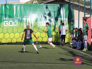 
<a style='margin-left: 5px;' class='btn btn-xs btn-social btn-facebook' href='https://www.facebook.com/sharer/sharer.php?u=https://www.boladovale.com.br/imgs/800-800-90/conteudo/fotos/1454/img1289.jpg' rel='popup' data-width='500' data-height='400'><i class='fa fa-facebook'></i>Compartilhar <span class='hidden-xs'>no Facebook</span>
</a> 
<a class='btn btn-default btn-xs' target='_blank' href='imgs/800-800-90/conteudo/fotos/1454/img1289.jpg'>
<span class='glyphicon glyphicon-cloud-download'></span> Salvar
</a> 
<span></span>