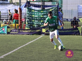 
<a style='margin-left: 5px;' class='btn btn-xs btn-social btn-facebook' href='https://www.facebook.com/sharer/sharer.php?u=https://www.boladovale.com.br/imgs/800-800-90/conteudo/fotos/1454/img1305.jpg' rel='popup' data-width='500' data-height='400'><i class='fa fa-facebook'></i>Compartilhar <span class='hidden-xs'>no Facebook</span>
</a> 
<a class='btn btn-default btn-xs' target='_blank' href='imgs/800-800-90/conteudo/fotos/1454/img1305.jpg'>
<span class='glyphicon glyphicon-cloud-download'></span> Salvar
</a> 
<span></span>