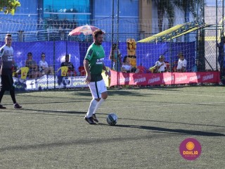 
<a style='margin-left: 5px;' class='btn btn-xs btn-social btn-facebook' href='https://www.facebook.com/sharer/sharer.php?u=https://www.boladovale.com.br/imgs/800-800-90/conteudo/fotos/1454/img1316.jpg' rel='popup' data-width='500' data-height='400'><i class='fa fa-facebook'></i>Compartilhar <span class='hidden-xs'>no Facebook</span>
</a> 
<a class='btn btn-default btn-xs' target='_blank' href='imgs/800-800-90/conteudo/fotos/1454/img1316.jpg'>
<span class='glyphicon glyphicon-cloud-download'></span> Salvar
</a> 
<span></span>