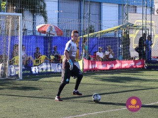 
<a style='margin-left: 5px;' class='btn btn-xs btn-social btn-facebook' href='https://www.facebook.com/sharer/sharer.php?u=https://www.boladovale.com.br/imgs/800-800-90/conteudo/fotos/1454/img1334.jpg' rel='popup' data-width='500' data-height='400'><i class='fa fa-facebook'></i>Compartilhar <span class='hidden-xs'>no Facebook</span>
</a> 
<a class='btn btn-default btn-xs' target='_blank' href='imgs/800-800-90/conteudo/fotos/1454/img1334.jpg'>
<span class='glyphicon glyphicon-cloud-download'></span> Salvar
</a> 
<span></span>