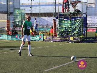 
<a style='margin-left: 5px;' class='btn btn-xs btn-social btn-facebook' href='https://www.facebook.com/sharer/sharer.php?u=https://www.boladovale.com.br/imgs/800-800-90/conteudo/fotos/1454/img1349.jpg' rel='popup' data-width='500' data-height='400'><i class='fa fa-facebook'></i>Compartilhar <span class='hidden-xs'>no Facebook</span>
</a> 
<a class='btn btn-default btn-xs' target='_blank' href='imgs/800-800-90/conteudo/fotos/1454/img1349.jpg'>
<span class='glyphicon glyphicon-cloud-download'></span> Salvar
</a> 
<span></span>