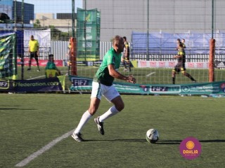 
<a style='margin-left: 5px;' class='btn btn-xs btn-social btn-facebook' href='https://www.facebook.com/sharer/sharer.php?u=https://www.boladovale.com.br/imgs/800-800-90/conteudo/fotos/1454/img1350.jpg' rel='popup' data-width='500' data-height='400'><i class='fa fa-facebook'></i>Compartilhar <span class='hidden-xs'>no Facebook</span>
</a> 
<a class='btn btn-default btn-xs' target='_blank' href='imgs/800-800-90/conteudo/fotos/1454/img1350.jpg'>
<span class='glyphicon glyphicon-cloud-download'></span> Salvar
</a> 
<span></span>