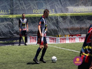
<a style='margin-left: 5px;' class='btn btn-xs btn-social btn-facebook' href='https://www.facebook.com/sharer/sharer.php?u=https://www.boladovale.com.br/imgs/800-800-90/conteudo/fotos/1455/img1386.jpg' rel='popup' data-width='500' data-height='400'><i class='fa fa-facebook'></i>Compartilhar <span class='hidden-xs'>no Facebook</span>
</a> 
<a class='btn btn-default btn-xs' target='_blank' href='imgs/800-800-90/conteudo/fotos/1455/img1386.jpg'>
<span class='glyphicon glyphicon-cloud-download'></span> Salvar
</a> 
<span></span>