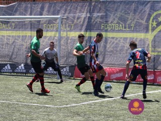 
<a style='margin-left: 5px;' class='btn btn-xs btn-social btn-facebook' href='https://www.facebook.com/sharer/sharer.php?u=https://www.boladovale.com.br/imgs/800-800-90/conteudo/fotos/1455/img1390.jpg' rel='popup' data-width='500' data-height='400'><i class='fa fa-facebook'></i>Compartilhar <span class='hidden-xs'>no Facebook</span>
</a> 
<a class='btn btn-default btn-xs' target='_blank' href='imgs/800-800-90/conteudo/fotos/1455/img1390.jpg'>
<span class='glyphicon glyphicon-cloud-download'></span> Salvar
</a> 
<span></span>