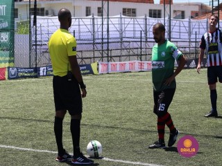 
<a style='margin-left: 5px;' class='btn btn-xs btn-social btn-facebook' href='https://www.facebook.com/sharer/sharer.php?u=https://www.boladovale.com.br/imgs/800-800-90/conteudo/fotos/1455/img1435.jpg' rel='popup' data-width='500' data-height='400'><i class='fa fa-facebook'></i>Compartilhar <span class='hidden-xs'>no Facebook</span>
</a> 
<a class='btn btn-default btn-xs' target='_blank' href='imgs/800-800-90/conteudo/fotos/1455/img1435.jpg'>
<span class='glyphicon glyphicon-cloud-download'></span> Salvar
</a> 
<span></span>