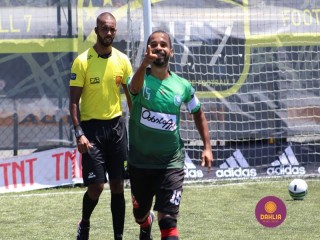 
<a style='margin-left: 5px;' class='btn btn-xs btn-social btn-facebook' href='https://www.facebook.com/sharer/sharer.php?u=https://www.boladovale.com.br/imgs/800-800-90/conteudo/fotos/1455/img1441.jpg' rel='popup' data-width='500' data-height='400'><i class='fa fa-facebook'></i>Compartilhar <span class='hidden-xs'>no Facebook</span>
</a> 
<a class='btn btn-default btn-xs' target='_blank' href='imgs/800-800-90/conteudo/fotos/1455/img1441.jpg'>
<span class='glyphicon glyphicon-cloud-download'></span> Salvar
</a> 
<span></span>