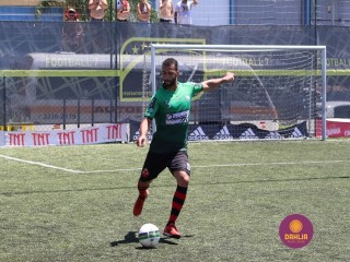 
<a style='margin-left: 5px;' class='btn btn-xs btn-social btn-facebook' href='https://www.facebook.com/sharer/sharer.php?u=https://www.boladovale.com.br/imgs/800-800-90/conteudo/fotos/1455/img1459.jpg' rel='popup' data-width='500' data-height='400'><i class='fa fa-facebook'></i>Compartilhar <span class='hidden-xs'>no Facebook</span>
</a> 
<a class='btn btn-default btn-xs' target='_blank' href='imgs/800-800-90/conteudo/fotos/1455/img1459.jpg'>
<span class='glyphicon glyphicon-cloud-download'></span> Salvar
</a> 
<span></span>