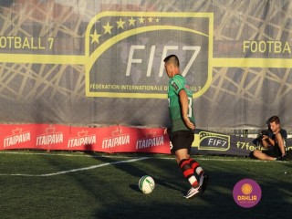
<a style='margin-left: 5px;' class='btn btn-xs btn-social btn-facebook' href='https://www.facebook.com/sharer/sharer.php?u=https://www.boladovale.com.br/imgs/800-800-90/conteudo/fotos/1456/img1538.jpg' rel='popup' data-width='500' data-height='400'><i class='fa fa-facebook'></i>Compartilhar <span class='hidden-xs'>no Facebook</span>
</a> 
<a class='btn btn-default btn-xs' target='_blank' href='imgs/800-800-90/conteudo/fotos/1456/img1538.jpg'>
<span class='glyphicon glyphicon-cloud-download'></span> Salvar
</a> 
<span></span>