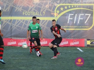 
<a style='margin-left: 5px;' class='btn btn-xs btn-social btn-facebook' href='https://www.facebook.com/sharer/sharer.php?u=https://www.boladovale.com.br/imgs/800-800-90/conteudo/fotos/1456/img1577.jpg' rel='popup' data-width='500' data-height='400'><i class='fa fa-facebook'></i>Compartilhar <span class='hidden-xs'>no Facebook</span>
</a> 
<a class='btn btn-default btn-xs' target='_blank' href='imgs/800-800-90/conteudo/fotos/1456/img1577.jpg'>
<span class='glyphicon glyphicon-cloud-download'></span> Salvar
</a> 
<span></span>