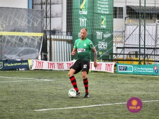 
<a style='margin-left: 5px;' class='btn btn-xs btn-social btn-facebook' href='https://www.facebook.com/sharer/sharer.php?u=https://www.boladovale.com.br/imgs/800-800-90/conteudo/fotos/1456/img1611.jpg' rel='popup' data-width='500' data-height='400'><i class='fa fa-facebook'></i>Compartilhar <span class='hidden-xs'>no Facebook</span>
</a> 
<a class='btn btn-default btn-xs' target='_blank' href='imgs/800-800-90/conteudo/fotos/1456/img1611.jpg'>
<span class='glyphicon glyphicon-cloud-download'></span> Salvar
</a> 
<span></span>