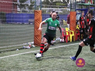 
<a style='margin-left: 5px;' class='btn btn-xs btn-social btn-facebook' href='https://www.facebook.com/sharer/sharer.php?u=https://www.boladovale.com.br/imgs/800-800-90/conteudo/fotos/1456/img1623.jpg' rel='popup' data-width='500' data-height='400'><i class='fa fa-facebook'></i>Compartilhar <span class='hidden-xs'>no Facebook</span>
</a> 
<a class='btn btn-default btn-xs' target='_blank' href='imgs/800-800-90/conteudo/fotos/1456/img1623.jpg'>
<span class='glyphicon glyphicon-cloud-download'></span> Salvar
</a> 
<span></span>