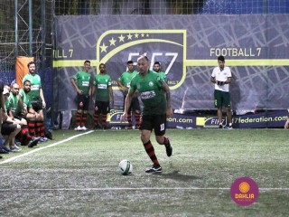 
<a style='margin-left: 5px;' class='btn btn-xs btn-social btn-facebook' href='https://www.facebook.com/sharer/sharer.php?u=https://www.boladovale.com.br/imgs/800-800-90/conteudo/fotos/1456/img1633.jpg' rel='popup' data-width='500' data-height='400'><i class='fa fa-facebook'></i>Compartilhar <span class='hidden-xs'>no Facebook</span>
</a> 
<a class='btn btn-default btn-xs' target='_blank' href='imgs/800-800-90/conteudo/fotos/1456/img1633.jpg'>
<span class='glyphicon glyphicon-cloud-download'></span> Salvar
</a> 
<span></span>