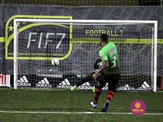 
<a style='margin-left: 5px;' class='btn btn-xs btn-social btn-facebook' href='https://www.facebook.com/sharer/sharer.php?u=https://www.boladovale.com.br/imgs/800-800-90/conteudo/fotos/1456/img1669.jpg' rel='popup' data-width='500' data-height='400'><i class='fa fa-facebook'></i>Compartilhar <span class='hidden-xs'>no Facebook</span>
</a> 
<a class='btn btn-default btn-xs' target='_blank' href='imgs/800-800-90/conteudo/fotos/1456/img1669.jpg'>
<span class='glyphicon glyphicon-cloud-download'></span> Salvar
</a> 
<span></span>