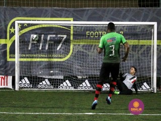 
<a style='margin-left: 5px;' class='btn btn-xs btn-social btn-facebook' href='https://www.facebook.com/sharer/sharer.php?u=https://www.boladovale.com.br/imgs/800-800-90/conteudo/fotos/1456/img1671.jpg' rel='popup' data-width='500' data-height='400'><i class='fa fa-facebook'></i>Compartilhar <span class='hidden-xs'>no Facebook</span>
</a> 
<a class='btn btn-default btn-xs' target='_blank' href='imgs/800-800-90/conteudo/fotos/1456/img1671.jpg'>
<span class='glyphicon glyphicon-cloud-download'></span> Salvar
</a> 
<span></span>