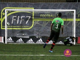
<a style='margin-left: 5px;' class='btn btn-xs btn-social btn-facebook' href='https://www.facebook.com/sharer/sharer.php?u=https://www.boladovale.com.br/imgs/800-800-90/conteudo/fotos/1456/img1673.jpg' rel='popup' data-width='500' data-height='400'><i class='fa fa-facebook'></i>Compartilhar <span class='hidden-xs'>no Facebook</span>
</a> 
<a class='btn btn-default btn-xs' target='_blank' href='imgs/800-800-90/conteudo/fotos/1456/img1673.jpg'>
<span class='glyphicon glyphicon-cloud-download'></span> Salvar
</a> 
<span></span>