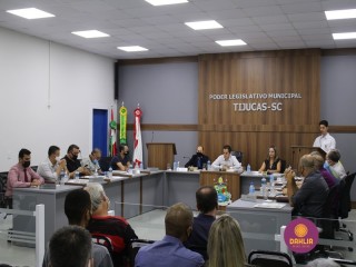 
<a style='margin-left: 5px;' class='btn btn-xs btn-social btn-facebook' href='https://www.facebook.com/sharer/sharer.php?u=https://www.boladovale.com.br/imgs/800-800-90/conteudo/fotos/1457/img1752.jpg' rel='popup' data-width='500' data-height='400'><i class='fa fa-facebook'></i>Compartilhar <span class='hidden-xs'>no Facebook</span>
</a> 
<a class='btn btn-default btn-xs' target='_blank' href='imgs/800-800-90/conteudo/fotos/1457/img1752.jpg'>
<span class='glyphicon glyphicon-cloud-download'></span> Salvar
</a> 
<span></span>