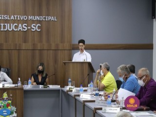 
<a style='margin-left: 5px;' class='btn btn-xs btn-social btn-facebook' href='https://www.facebook.com/sharer/sharer.php?u=https://www.boladovale.com.br/imgs/800-800-90/conteudo/fotos/1457/img1756.jpg' rel='popup' data-width='500' data-height='400'><i class='fa fa-facebook'></i>Compartilhar <span class='hidden-xs'>no Facebook</span>
</a> 
<a class='btn btn-default btn-xs' target='_blank' href='imgs/800-800-90/conteudo/fotos/1457/img1756.jpg'>
<span class='glyphicon glyphicon-cloud-download'></span> Salvar
</a> 
<span></span>