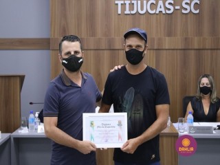 
<a style='margin-left: 5px;' class='btn btn-xs btn-social btn-facebook' href='https://www.facebook.com/sharer/sharer.php?u=https://www.boladovale.com.br/imgs/800-800-90/conteudo/fotos/1457/img1758.jpg' rel='popup' data-width='500' data-height='400'><i class='fa fa-facebook'></i>Compartilhar <span class='hidden-xs'>no Facebook</span>
</a> 
<a class='btn btn-default btn-xs' target='_blank' href='imgs/800-800-90/conteudo/fotos/1457/img1758.jpg'>
<span class='glyphicon glyphicon-cloud-download'></span> Salvar
</a> 
<span></span>