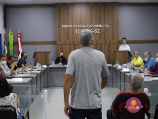 
<a style='margin-left: 5px;' class='btn btn-xs btn-social btn-facebook' href='https://www.facebook.com/sharer/sharer.php?u=https://www.boladovale.com.br/imgs/800-800-90/conteudo/fotos/1457/img1766.jpg' rel='popup' data-width='500' data-height='400'><i class='fa fa-facebook'></i>Compartilhar <span class='hidden-xs'>no Facebook</span>
</a> 
<a class='btn btn-default btn-xs' target='_blank' href='imgs/800-800-90/conteudo/fotos/1457/img1766.jpg'>
<span class='glyphicon glyphicon-cloud-download'></span> Salvar
</a> 
<span></span>