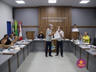 
<a style='margin-left: 5px;' class='btn btn-xs btn-social btn-facebook' href='https://www.facebook.com/sharer/sharer.php?u=https://www.boladovale.com.br/imgs/800-800-90/conteudo/fotos/1457/img1769.jpg' rel='popup' data-width='500' data-height='400'><i class='fa fa-facebook'></i>Compartilhar <span class='hidden-xs'>no Facebook</span>
</a> 
<a class='btn btn-default btn-xs' target='_blank' href='imgs/800-800-90/conteudo/fotos/1457/img1769.jpg'>
<span class='glyphicon glyphicon-cloud-download'></span> Salvar
</a> 
<span></span>