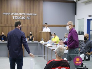 
<a style='margin-left: 5px;' class='btn btn-xs btn-social btn-facebook' href='https://www.facebook.com/sharer/sharer.php?u=https://www.boladovale.com.br/imgs/800-800-90/conteudo/fotos/1457/img1806.jpg' rel='popup' data-width='500' data-height='400'><i class='fa fa-facebook'></i>Compartilhar <span class='hidden-xs'>no Facebook</span>
</a> 
<a class='btn btn-default btn-xs' target='_blank' href='imgs/800-800-90/conteudo/fotos/1457/img1806.jpg'>
<span class='glyphicon glyphicon-cloud-download'></span> Salvar
</a> 
<span></span>