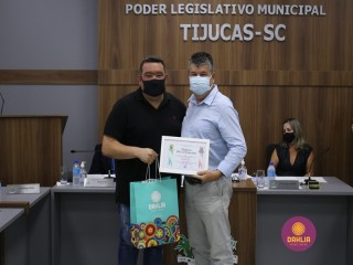 
<a style='margin-left: 5px;' class='btn btn-xs btn-social btn-facebook' href='https://www.facebook.com/sharer/sharer.php?u=https://www.boladovale.com.br/imgs/800-800-90/conteudo/fotos/1457/img1814.jpg' rel='popup' data-width='500' data-height='400'><i class='fa fa-facebook'></i>Compartilhar <span class='hidden-xs'>no Facebook</span>
</a> 
<a class='btn btn-default btn-xs' target='_blank' href='imgs/800-800-90/conteudo/fotos/1457/img1814.jpg'>
<span class='glyphicon glyphicon-cloud-download'></span> Salvar
</a> 
<span></span>