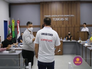 
<a style='margin-left: 5px;' class='btn btn-xs btn-social btn-facebook' href='https://www.facebook.com/sharer/sharer.php?u=https://www.boladovale.com.br/imgs/800-800-90/conteudo/fotos/1457/img1820.jpg' rel='popup' data-width='500' data-height='400'><i class='fa fa-facebook'></i>Compartilhar <span class='hidden-xs'>no Facebook</span>
</a> 
<a class='btn btn-default btn-xs' target='_blank' href='imgs/800-800-90/conteudo/fotos/1457/img1820.jpg'>
<span class='glyphicon glyphicon-cloud-download'></span> Salvar
</a> 
<span></span>