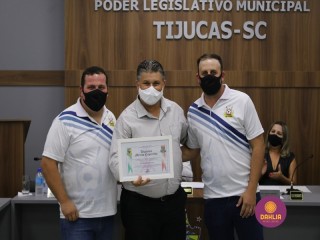 
<a style='margin-left: 5px;' class='btn btn-xs btn-social btn-facebook' href='https://www.facebook.com/sharer/sharer.php?u=https://www.boladovale.com.br/imgs/800-800-90/conteudo/fotos/1457/img1822.jpg' rel='popup' data-width='500' data-height='400'><i class='fa fa-facebook'></i>Compartilhar <span class='hidden-xs'>no Facebook</span>
</a> 
<a class='btn btn-default btn-xs' target='_blank' href='imgs/800-800-90/conteudo/fotos/1457/img1822.jpg'>
<span class='glyphicon glyphicon-cloud-download'></span> Salvar
</a> 
<span></span>