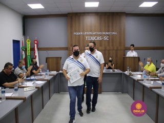 
<a style='margin-left: 5px;' class='btn btn-xs btn-social btn-facebook' href='https://www.facebook.com/sharer/sharer.php?u=https://www.boladovale.com.br/imgs/800-800-90/conteudo/fotos/1457/img1825.jpg' rel='popup' data-width='500' data-height='400'><i class='fa fa-facebook'></i>Compartilhar <span class='hidden-xs'>no Facebook</span>
</a> 
<a class='btn btn-default btn-xs' target='_blank' href='imgs/800-800-90/conteudo/fotos/1457/img1825.jpg'>
<span class='glyphicon glyphicon-cloud-download'></span> Salvar
</a> 
<span></span>
