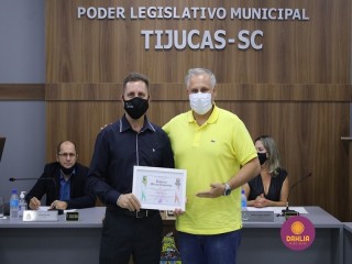 
<a style='margin-left: 5px;' class='btn btn-xs btn-social btn-facebook' href='https://www.facebook.com/sharer/sharer.php?u=https://www.boladovale.com.br/imgs/800-800-90/conteudo/fotos/1457/img1830.jpg' rel='popup' data-width='500' data-height='400'><i class='fa fa-facebook'></i>Compartilhar <span class='hidden-xs'>no Facebook</span>
</a> 
<a class='btn btn-default btn-xs' target='_blank' href='imgs/800-800-90/conteudo/fotos/1457/img1830.jpg'>
<span class='glyphicon glyphicon-cloud-download'></span> Salvar
</a> 
<span></span>
