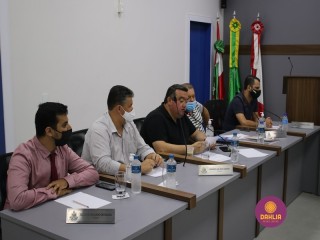 
<a style='margin-left: 5px;' class='btn btn-xs btn-social btn-facebook' href='https://www.facebook.com/sharer/sharer.php?u=https://www.boladovale.com.br/imgs/800-800-90/conteudo/fotos/1457/img1834.jpg' rel='popup' data-width='500' data-height='400'><i class='fa fa-facebook'></i>Compartilhar <span class='hidden-xs'>no Facebook</span>
</a> 
<a class='btn btn-default btn-xs' target='_blank' href='imgs/800-800-90/conteudo/fotos/1457/img1834.jpg'>
<span class='glyphicon glyphicon-cloud-download'></span> Salvar
</a> 
<span></span>