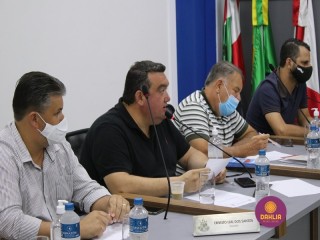 
<a style='margin-left: 5px;' class='btn btn-xs btn-social btn-facebook' href='https://www.facebook.com/sharer/sharer.php?u=https://www.boladovale.com.br/imgs/800-800-90/conteudo/fotos/1457/img1835.jpg' rel='popup' data-width='500' data-height='400'><i class='fa fa-facebook'></i>Compartilhar <span class='hidden-xs'>no Facebook</span>
</a> 
<a class='btn btn-default btn-xs' target='_blank' href='imgs/800-800-90/conteudo/fotos/1457/img1835.jpg'>
<span class='glyphicon glyphicon-cloud-download'></span> Salvar
</a> 
<span></span>