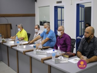 
<a style='margin-left: 5px;' class='btn btn-xs btn-social btn-facebook' href='https://www.facebook.com/sharer/sharer.php?u=https://www.boladovale.com.br/imgs/800-800-90/conteudo/fotos/1457/img1838.jpg' rel='popup' data-width='500' data-height='400'><i class='fa fa-facebook'></i>Compartilhar <span class='hidden-xs'>no Facebook</span>
</a> 
<a class='btn btn-default btn-xs' target='_blank' href='imgs/800-800-90/conteudo/fotos/1457/img1838.jpg'>
<span class='glyphicon glyphicon-cloud-download'></span> Salvar
</a> 
<span></span>