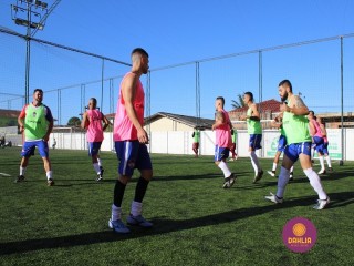 
<a style='margin-left: 5px;' class='btn btn-xs btn-social btn-facebook' href='https://www.facebook.com/sharer/sharer.php?u=https://www.boladovale.com.br/imgs/800-800-90/conteudo/fotos/1458/img4431.jpg' rel='popup' data-width='500' data-height='400'><i class='fa fa-facebook'></i>Compartilhar <span class='hidden-xs'>no Facebook</span>
</a> 
<a class='btn btn-default btn-xs' target='_blank' href='imgs/800-800-90/conteudo/fotos/1458/img4431.jpg'>
<span class='glyphicon glyphicon-cloud-download'></span> Salvar
</a> 
<span></span>