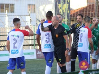 
<a style='margin-left: 5px;' class='btn btn-xs btn-social btn-facebook' href='https://www.facebook.com/sharer/sharer.php?u=https://www.boladovale.com.br/imgs/800-800-90/conteudo/fotos/1458/img4486.jpg' rel='popup' data-width='500' data-height='400'><i class='fa fa-facebook'></i>Compartilhar <span class='hidden-xs'>no Facebook</span>
</a> 
<a class='btn btn-default btn-xs' target='_blank' href='imgs/800-800-90/conteudo/fotos/1458/img4486.jpg'>
<span class='glyphicon glyphicon-cloud-download'></span> Salvar
</a> 
<span></span>