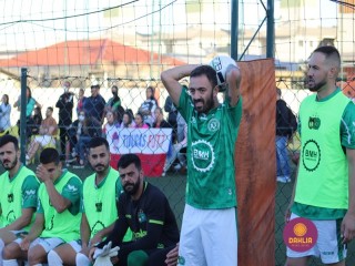 
<a style='margin-left: 5px;' class='btn btn-xs btn-social btn-facebook' href='https://www.facebook.com/sharer/sharer.php?u=https://www.boladovale.com.br/imgs/800-800-90/conteudo/fotos/1458/img4494.jpg' rel='popup' data-width='500' data-height='400'><i class='fa fa-facebook'></i>Compartilhar <span class='hidden-xs'>no Facebook</span>
</a> 
<a class='btn btn-default btn-xs' target='_blank' href='imgs/800-800-90/conteudo/fotos/1458/img4494.jpg'>
<span class='glyphicon glyphicon-cloud-download'></span> Salvar
</a> 
<span></span>