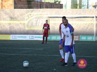 
<a style='margin-left: 5px;' class='btn btn-xs btn-social btn-facebook' href='https://www.facebook.com/sharer/sharer.php?u=https://www.boladovale.com.br/imgs/800-800-90/conteudo/fotos/1458/img4520.jpg' rel='popup' data-width='500' data-height='400'><i class='fa fa-facebook'></i>Compartilhar <span class='hidden-xs'>no Facebook</span>
</a> 
<a class='btn btn-default btn-xs' target='_blank' href='imgs/800-800-90/conteudo/fotos/1458/img4520.jpg'>
<span class='glyphicon glyphicon-cloud-download'></span> Salvar
</a> 
<span></span>