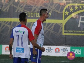 
<a style='margin-left: 5px;' class='btn btn-xs btn-social btn-facebook' href='https://www.facebook.com/sharer/sharer.php?u=https://www.boladovale.com.br/imgs/800-800-90/conteudo/fotos/1458/img4555.jpg' rel='popup' data-width='500' data-height='400'><i class='fa fa-facebook'></i>Compartilhar <span class='hidden-xs'>no Facebook</span>
</a> 
<a class='btn btn-default btn-xs' target='_blank' href='imgs/800-800-90/conteudo/fotos/1458/img4555.jpg'>
<span class='glyphicon glyphicon-cloud-download'></span> Salvar
</a> 
<span></span>