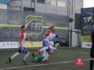 
<a style='margin-left: 5px;' class='btn btn-xs btn-social btn-facebook' href='https://www.facebook.com/sharer/sharer.php?u=https://www.boladovale.com.br/imgs/800-800-90/conteudo/fotos/1458/img4615.jpg' rel='popup' data-width='500' data-height='400'><i class='fa fa-facebook'></i>Compartilhar <span class='hidden-xs'>no Facebook</span>
</a> 
<a class='btn btn-default btn-xs' target='_blank' href='imgs/800-800-90/conteudo/fotos/1458/img4615.jpg'>
<span class='glyphicon glyphicon-cloud-download'></span> Salvar
</a> 
<span></span>